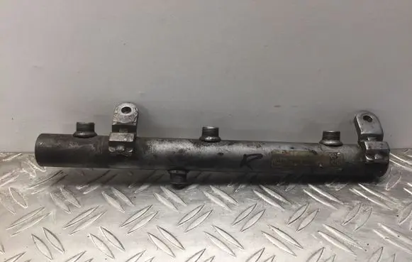 Mercedes-Benz S W221 Fuel main line pipe A6420700695 6420700695 0623800313