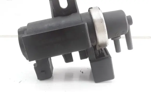 BMW X5 E53 Turbo solenoid valve 72279600 2247906