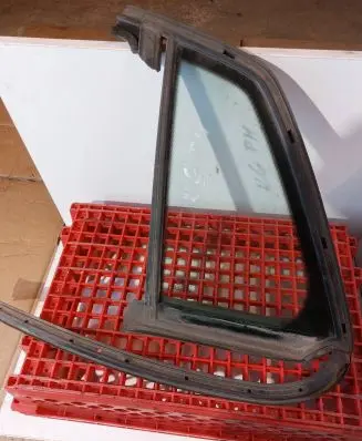 Volkswagen Phaeton Rear vent window glass 43R001404 DOT27M755AS2