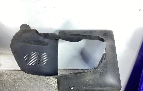 Intercooler air guide/duct channel