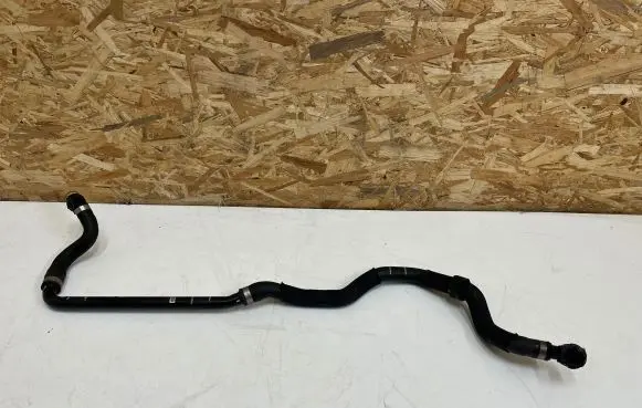 Coolant pipe/hose