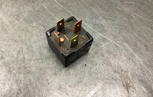 Audi A6 S6 C5 4B Other relay 443919578C