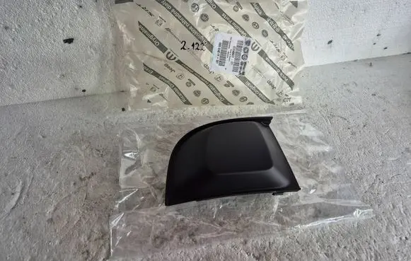 Fiat 500 Front fog light trim/grill 735455037 68098842AA