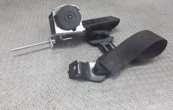 Opel Zafira B Front seatbelt 13242304