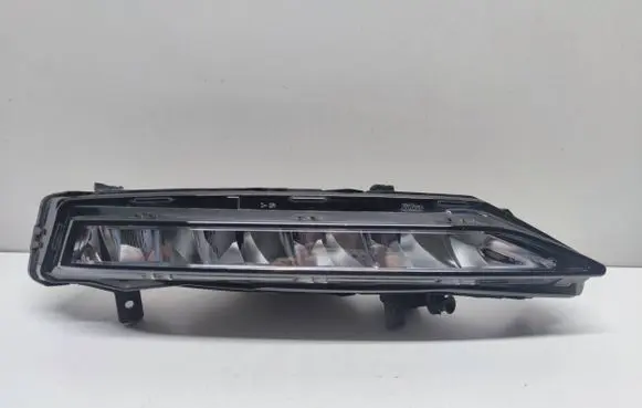 Skoda Superb B8 (3V) Front fog light 3V0941700Vb