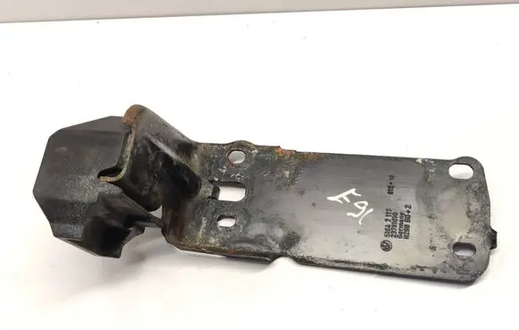 BMW 3 E90 E91 Radiator mount bracket 51647117812 7117812 23781010