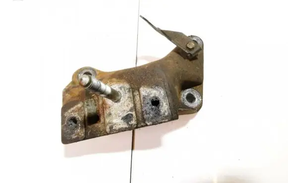 Seat Alhambra (Mk1) Engine mounting bracket