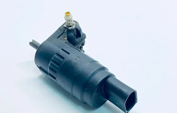 Skoda Superb B6 (3T) Windscreen/windshield washer pump 1K6955651