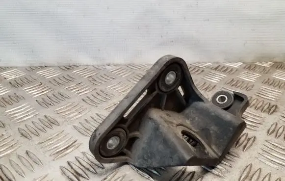 Skoda Superb B6 (3T) Gear shift cable bracket 5Q0711789A