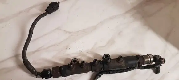 Toyota Avensis T250 Fuel main line pipe