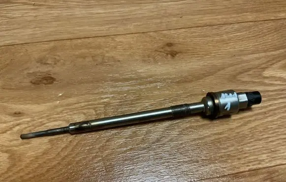 Opel Insignia A Glow plug 55590467