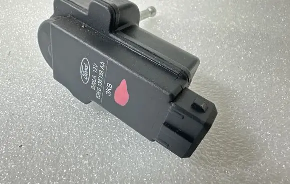 Ford Mondeo Mk III Headlight level adjustment motor 93BG13K198AA D00LA