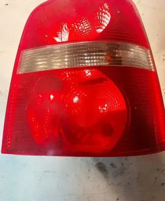 Volkswagen Touran I Rear/tail lights 1T0945096