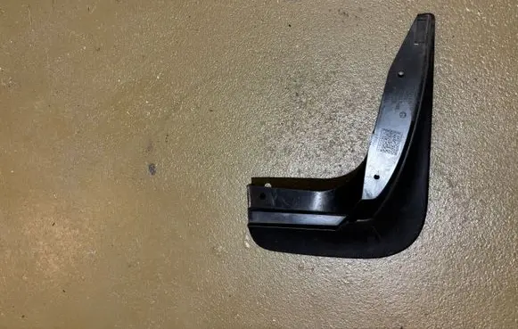 Skoda Octavia Mk3 (5E) Front mudguard 5E0075111