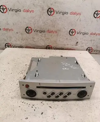 Renault Modus Radio/CD/DVD/GPS head unit 8200633627