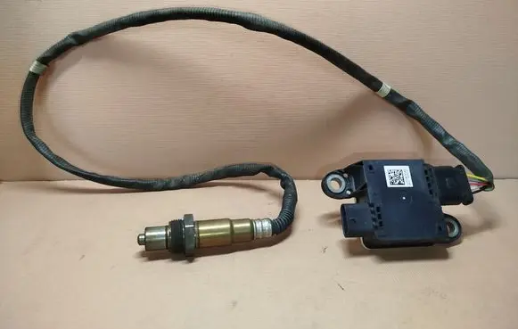 Opel Movano B Lambda probe sensor 227930660R 0281007646