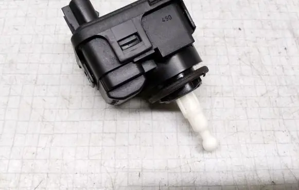 Mitsubishi Space Star Headlight level adjustment motor 00728232
