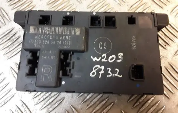 Mercedes-Benz C W203 Door control unit/module 2038205626 A2038205626