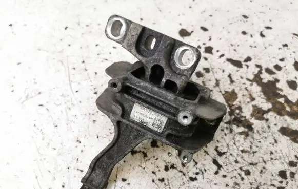 Volkswagen PASSAT B8 Engine mount bracket 5Q0199262BH 20102015 X44TAEG31120Q
