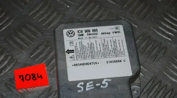 Seat Alhambra (Mk1) Airbag control unit/module 1C0909605