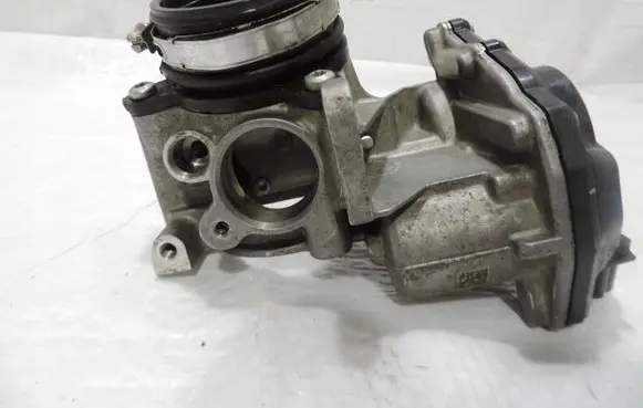 Ford Focus Throttle body valve JN1Q9M425AD