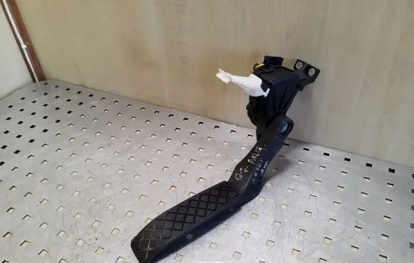 Audi Q7 4L Accelerator throttle pedal 7L0723507E 6PV00802626