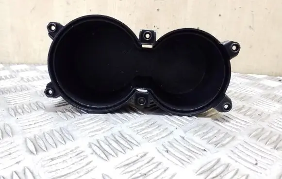 Cup holder front