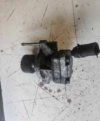 Volkswagen Transporter - Caravelle T5 Power steering pump