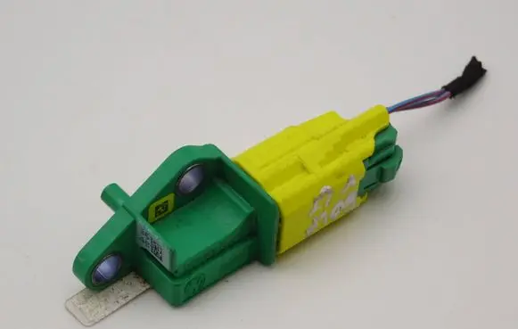 Volkswagen Golf V Airbag deployment crash/impact sensor 1K0909606C