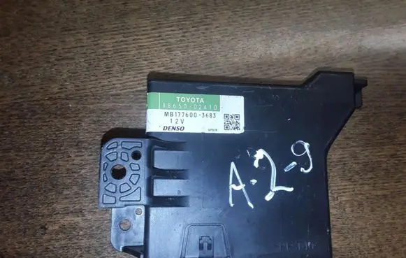 Toyota Auris 150 Air conditioning/heating control unit 8865002410 MB1776003683