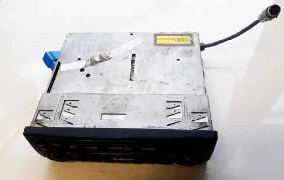 Honda HR-V Radio/CD/DVD/GPS head unit 7640165310