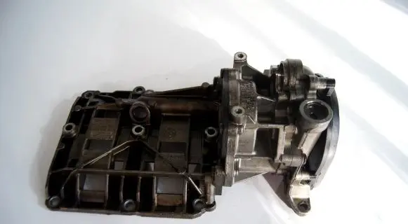 BMW 3 E90 E91 Oil pump 7798014 08082600109 A417603