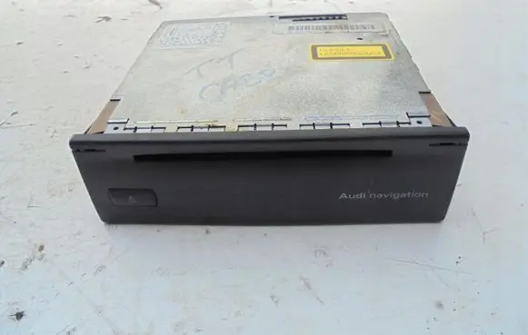 Audi A4 S4 B7 8E 8H CD/DVD changer 4B0919887E