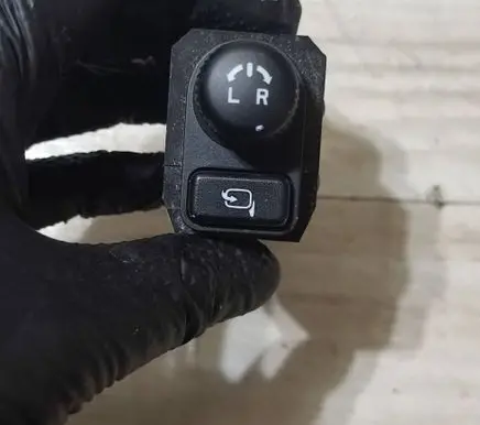 Suzuki Vitara (LY) Wing mirror switch 0439TALPS