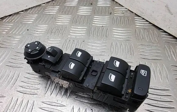 Opel Mokka B Electric window control switch 96788281ZD