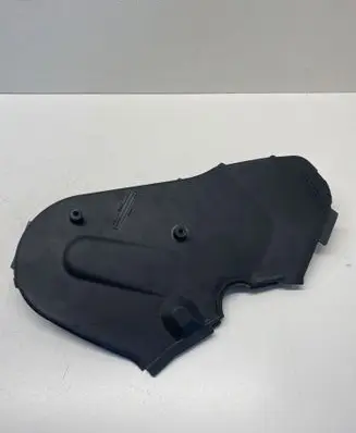 Volkswagen PASSAT B8 Timing belt guard (cover) 04L109107E