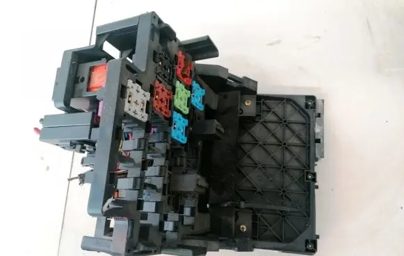 Volkswagen Sharan Fuse box set s10815200