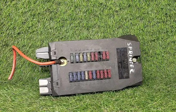 Mercedes-Benz Sprinter W901 W902 W903 W904 Fuse module A0005402350