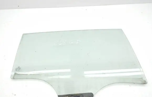 KIA Sportage Rear door window glass