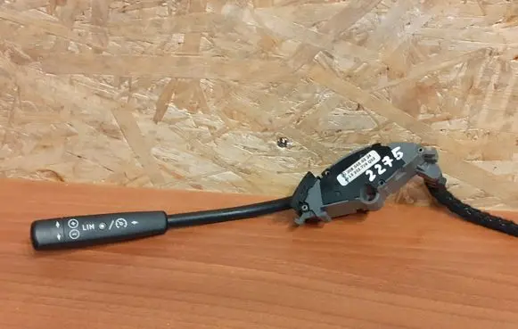 Mercedes-Benz E W210 Cruise control switch 2085450324 2275