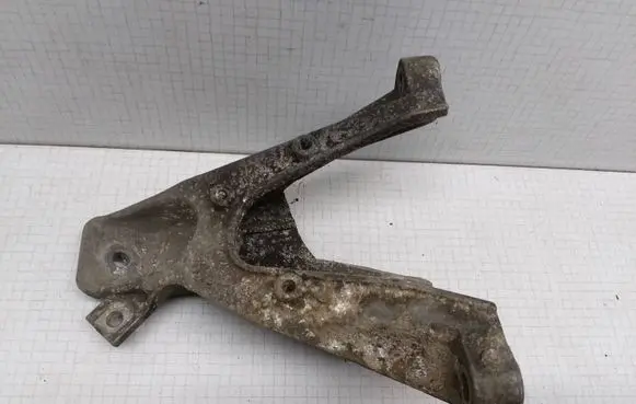 Audi A6 S6 C6 4F Engine mounting bracket 4F0199308P