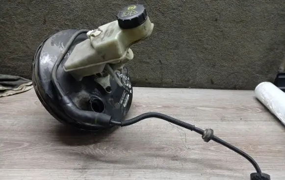 Volvo V50 Brake booster 4N512B195AL