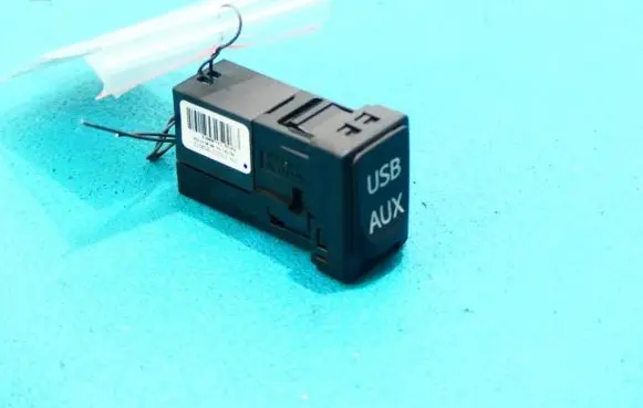 Toyota Highlander XU40 USB socket connector 86190-0C020 IMPRK946149