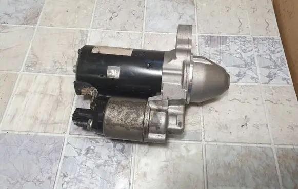 Audi Q7 4L Starter motor 0001108237 20180805