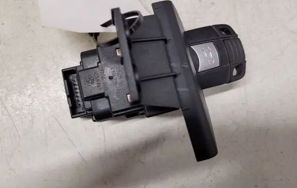 BMW 1 E81 E87 Ignition lock 695471813 10862510