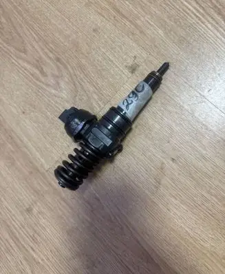Audi A4 S4 B7 8E 8H Fuel injector 0414720229 038130073BJ