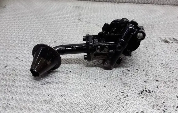 Audi 80 90 S2 B4 Oil pump 026115153A