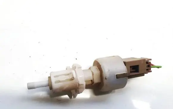 Iveco Daily 30.8 - 9 Brake pedal sensor switch b365