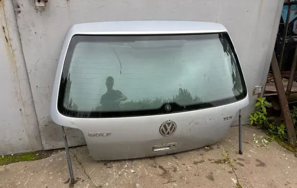 Volkswagen Golf IV Tailgate/trunk/boot lid