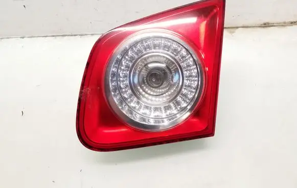 Volkswagen Jetta V Tailgate rear/tail lights 1K5945094